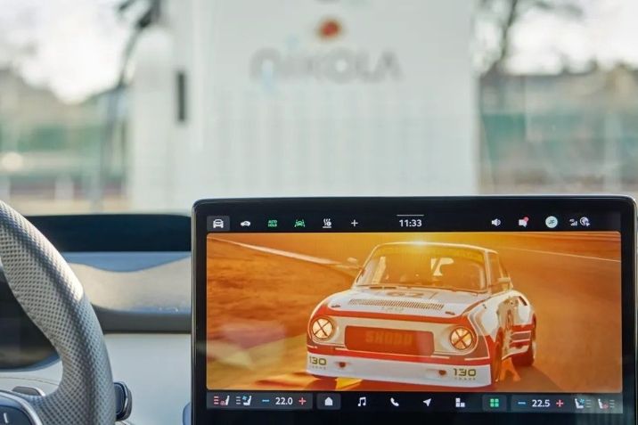 A Škoda az akkumulátoros elektromos járművek infotainment rendszerét AirConsole-lal, Škoda Play-jel és Spotify-jal bővíti